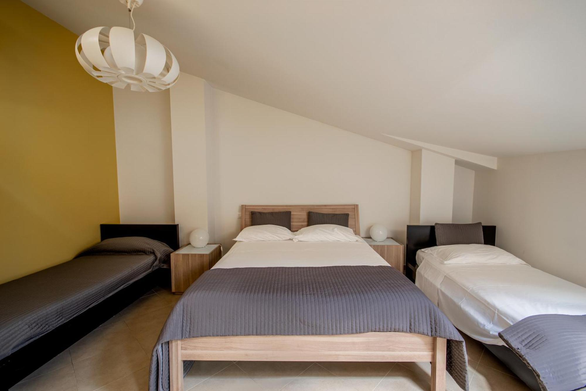 La Scivola Rooms Aci Castello Eksteriør billede